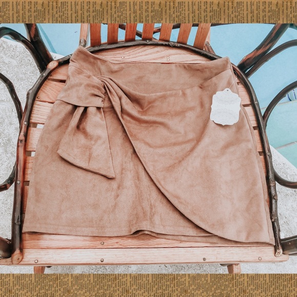 Altar'd State Dresses & Skirts - nwt! altar’d state suede skirt